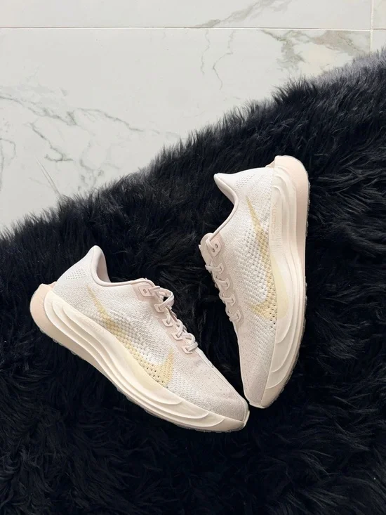 Nike Pegasus Plus - Picture 7 of 10